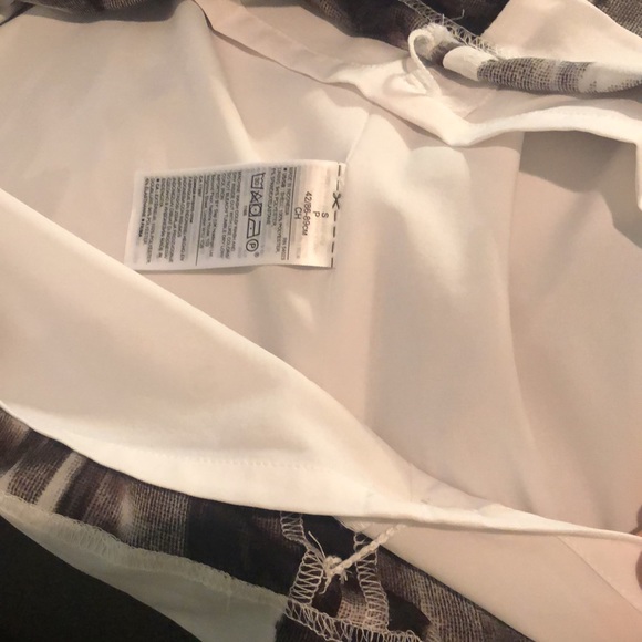 Dress - Picture 8 of 9